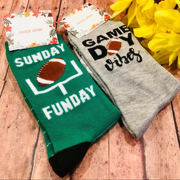 Set of 2 Game Day Women’s Crew Socks 🏈 - Picture 6 of 6
